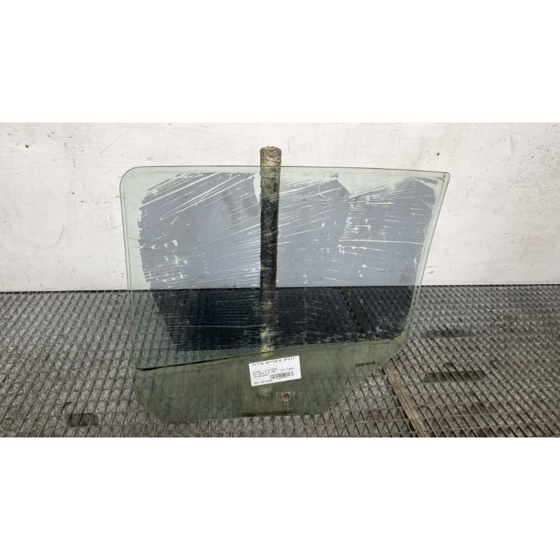 Vitre arriere droit DODGE CALIBER Photo n°3