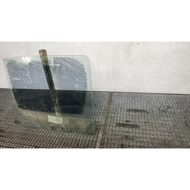 Vitre arriere droit DODGE CALIBER Photo n°5