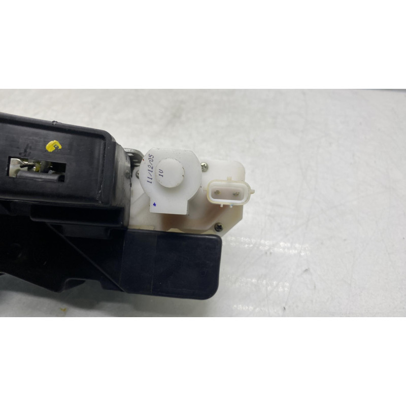 Serrure avant droit VOLKSWAGEN FOX Photo n°4