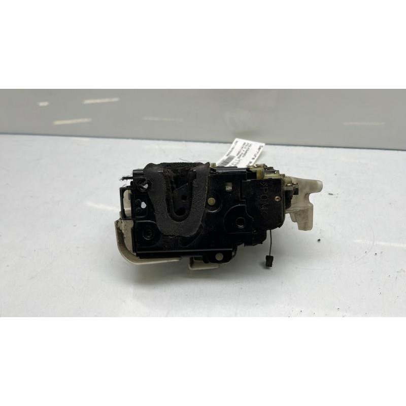 Serrure avant droit VOLKSWAGEN POLO 4 Photo n°3