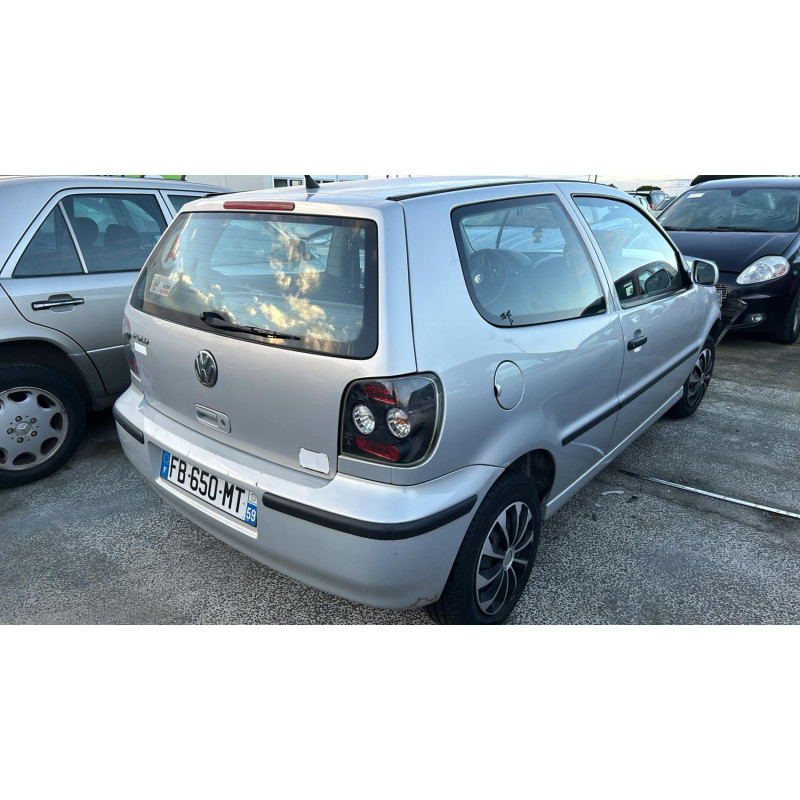 Moteur essuie glace avant VOLKSWAGEN POLO 3 Photo n°9