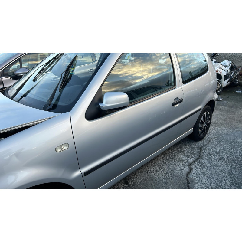 Moteur essuie glace avant VOLKSWAGEN POLO 3 Photo n°14