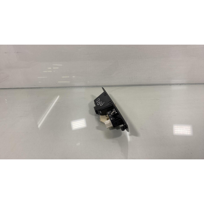 Interrupteur de leve vitre arriere droit PEUGEOT 208 2 Photo n°1