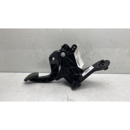 Pedale d'embrayage PEUGEOT 208 2