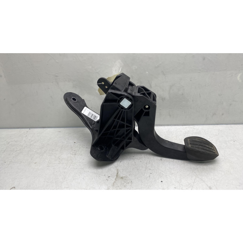 Pedale d'embrayage PEUGEOT 208 2 Photo n°4