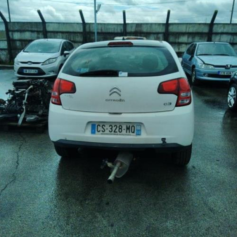 Pare boue arriere droit CITROEN C3 2 Photo n°7