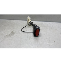 Attache ceinture avant droit PEUGEOT 208 1