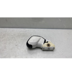 Pommeau de vitesses PEUGEOT 208 1