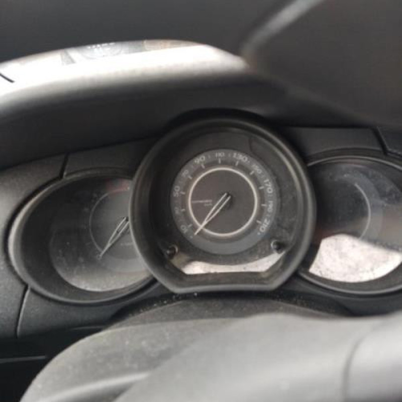Pare boue arriere droit CITROEN C3 2 Photo n°14