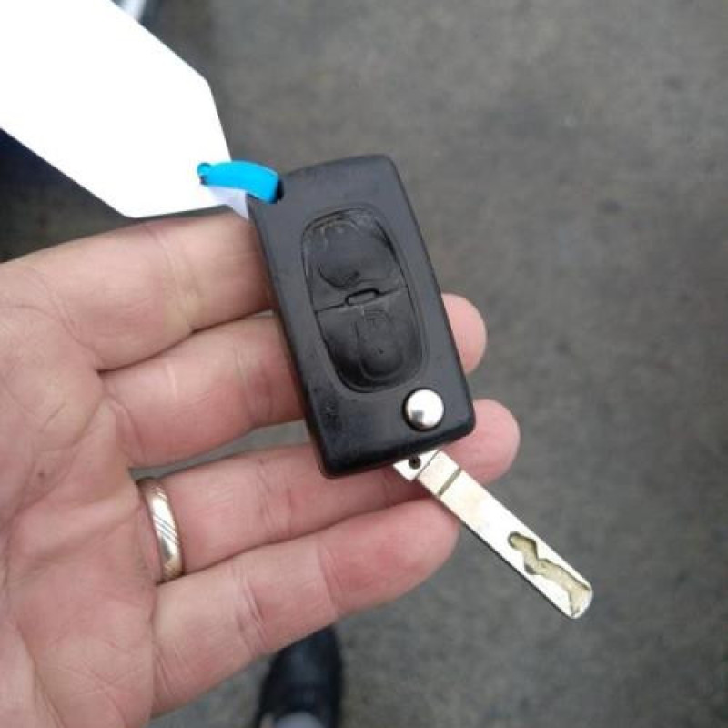 Pare boue arriere droit CITROEN C3 2 Photo n°15