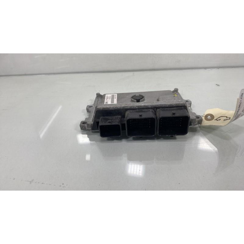 Calculateur moteur PEUGEOT 208 1 Photo n°1