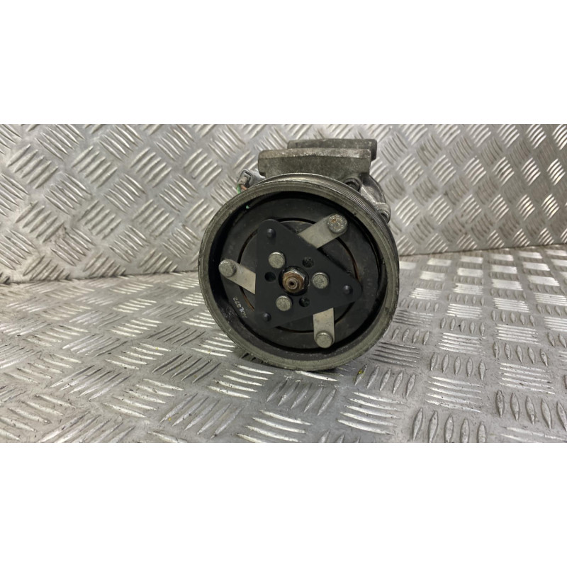 Compresseur clim RENAULT MODUS Photo n°3