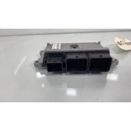 Calculateur moteur PEUGEOT 208 1