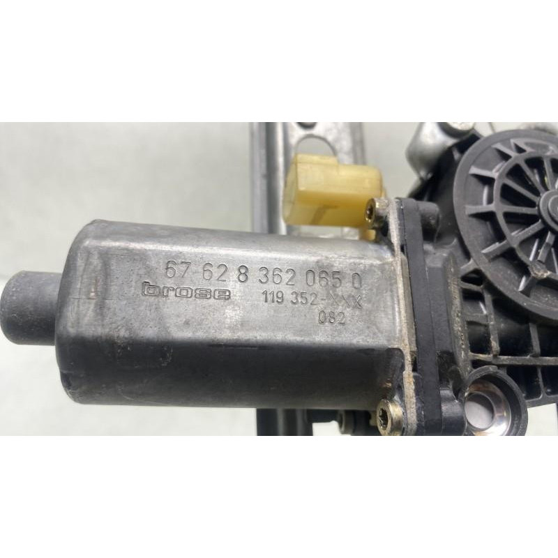 Leve vitre electrique arriere droit BMW SERIE 3 E46 Photo n°6