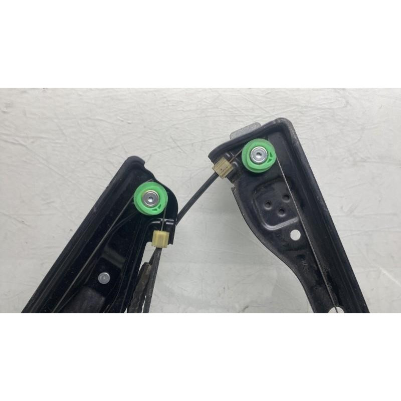 Leve vitre electrique avant gauche FORD MONDEO 4 Photo n°4