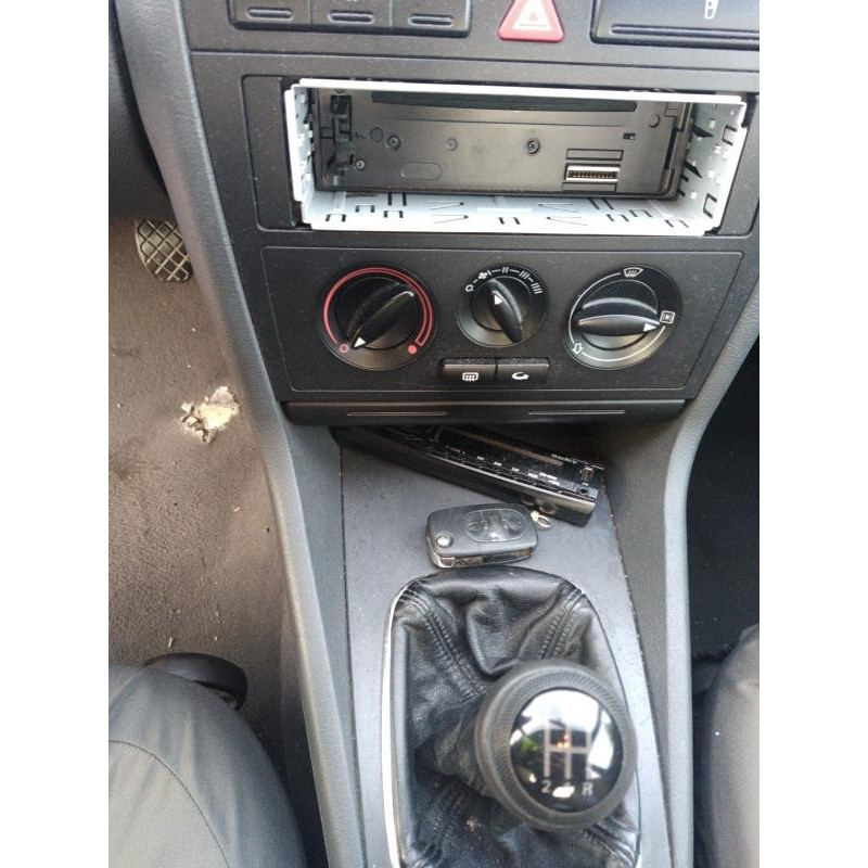 Serrure avant gauche AUDI A4 1 Photo n°5