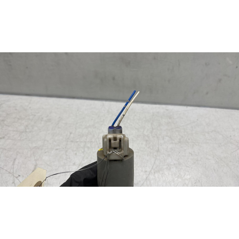 Pompe lave glace arriere TOYOTA AURIS 1 Photo n°2