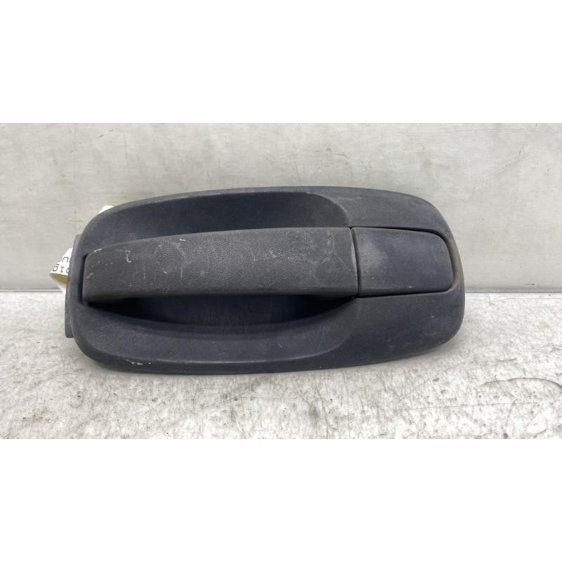 Poignee porte laterale gauche RENAULT TRAFIC 2 Photo n°1