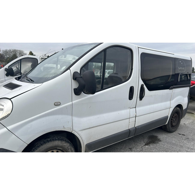 Poignee porte laterale gauche RENAULT TRAFIC 2 Photo n°4
