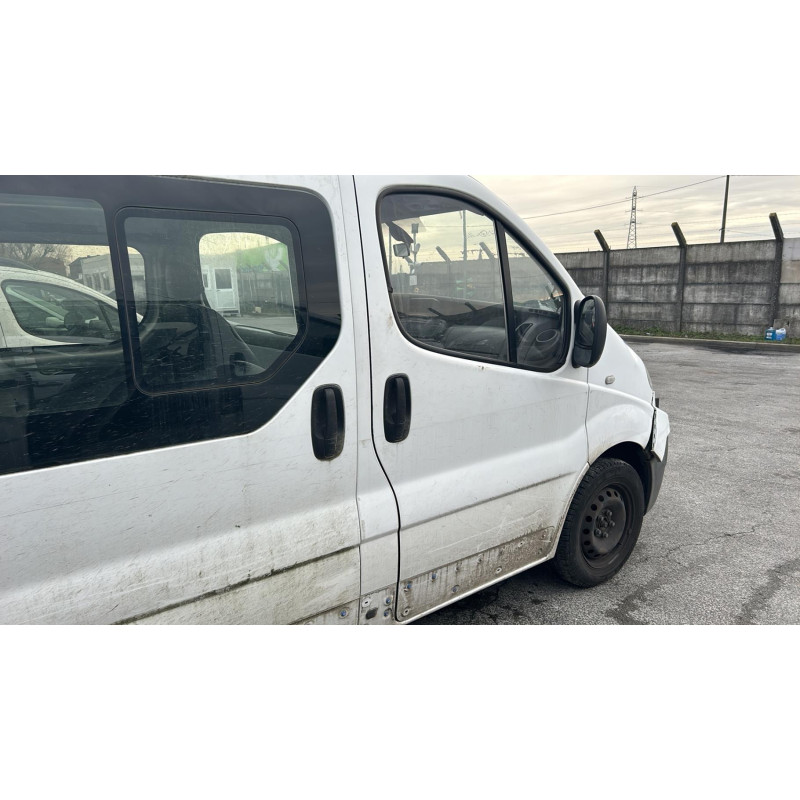Poignee porte laterale gauche RENAULT TRAFIC 2 Photo n°7