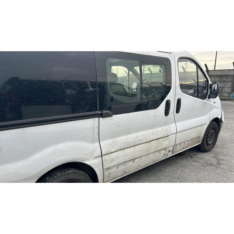 Poignee porte laterale gauche RENAULT TRAFIC 2 Photo n°9