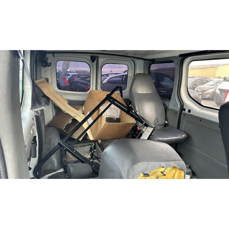 Poignee porte laterale gauche RENAULT TRAFIC 2 Photo n°11