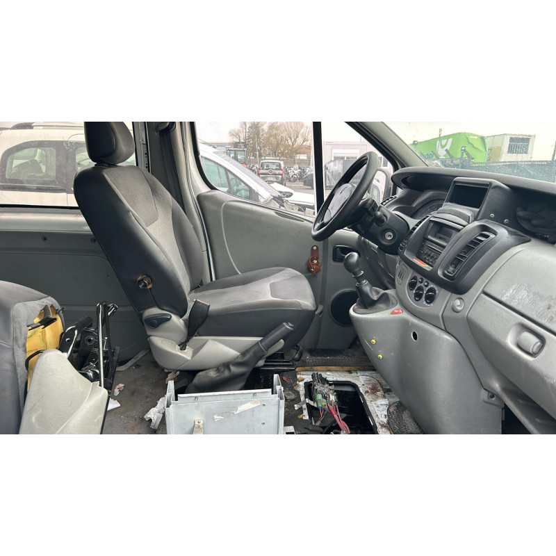 Poignee porte laterale gauche RENAULT TRAFIC 2 Photo n°15
