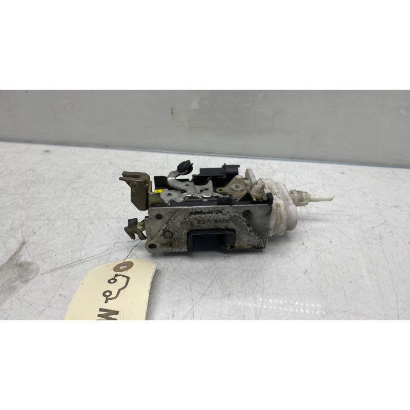 Serrure avant droit AUDI A4 1 Photo n°4