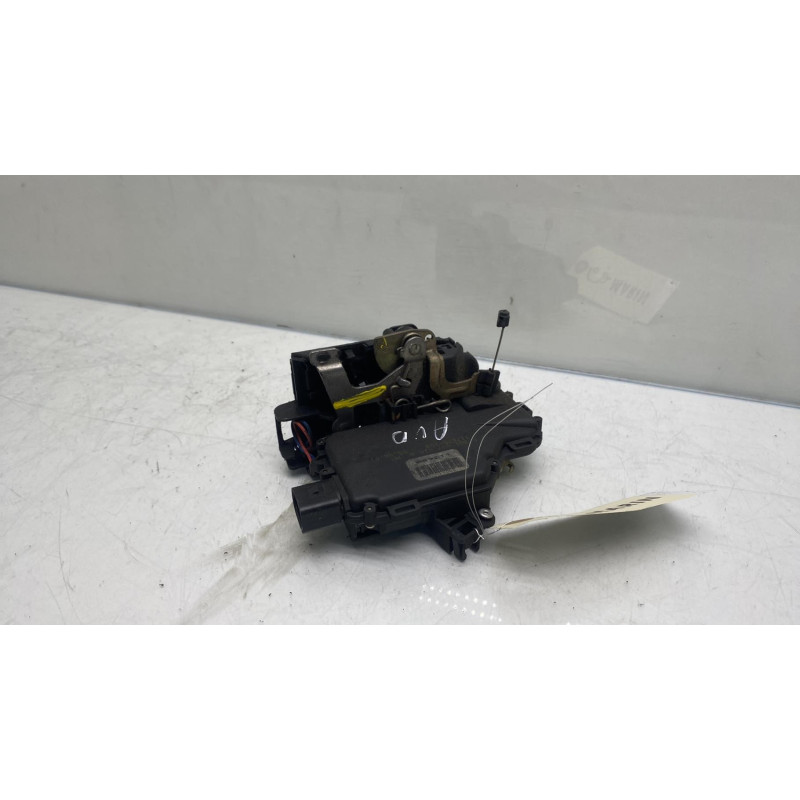 Serrure avant droit VOLKSWAGEN NEW BEETLE 1 Photo n°1