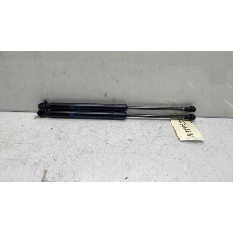 Verin de capot BMW SERIE 1 E82 Photo n°2