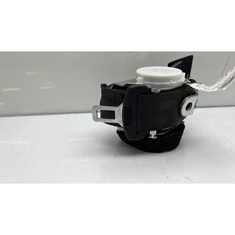 Ceinture arriere droit VOLKSWAGEN SCIROCCO 3 Photo n°4