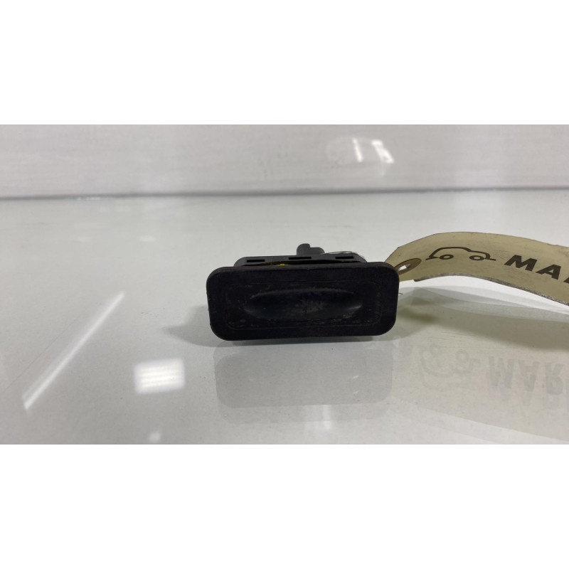 Bouton de coffre RENAULT SCENIC 3 Photo n°1