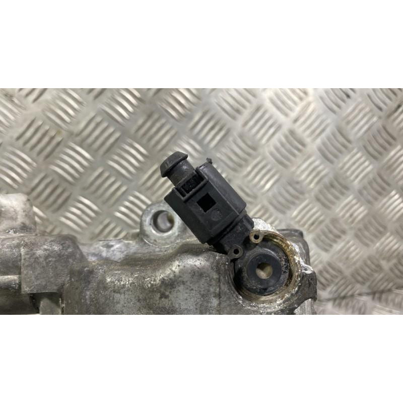 Compresseur clim OPEL CORSA D Photo n°3