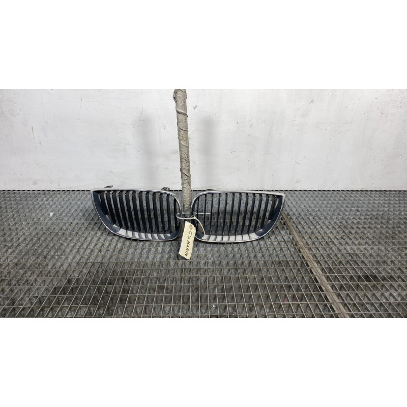 Calandre BMW SERIE 1 E81 Photo n°2