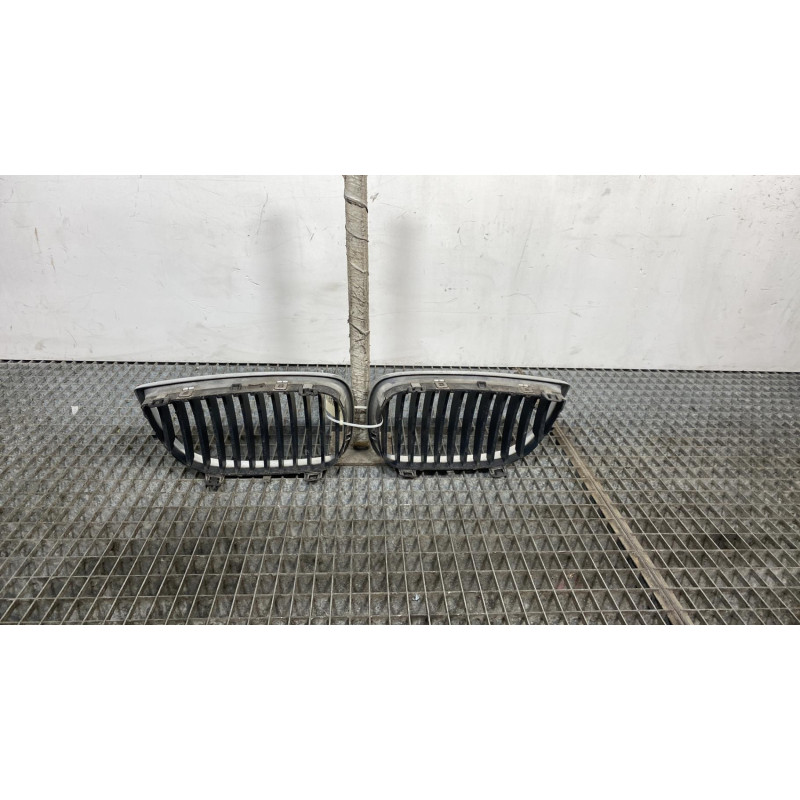 Calandre BMW SERIE 1 E81 Photo n°3
