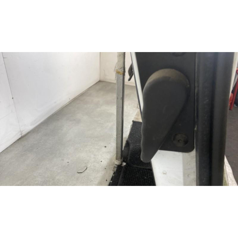 Porte de coffre droit RENAULT TRAFIC 2 Photo n°2