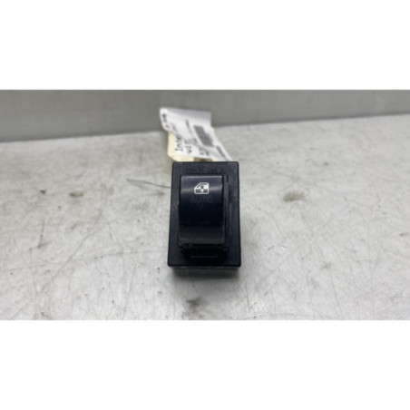 Interrupteur de leve vitre avant droit KIA PRO-CEED 1