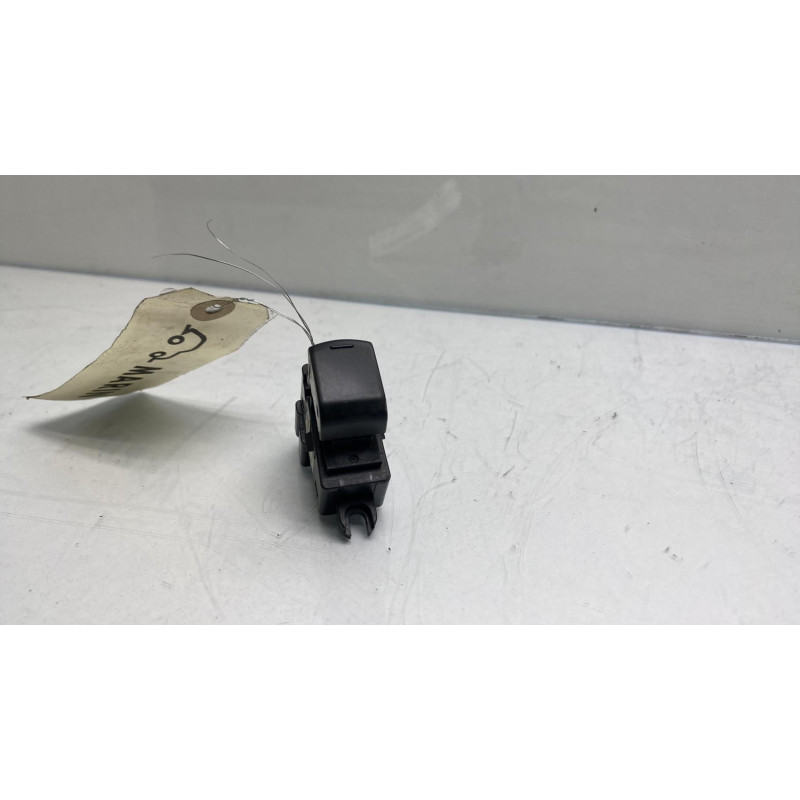 Interrupteur de leve vitre arriere gauche NISSAN QASHQAI 1 Photo n°1
