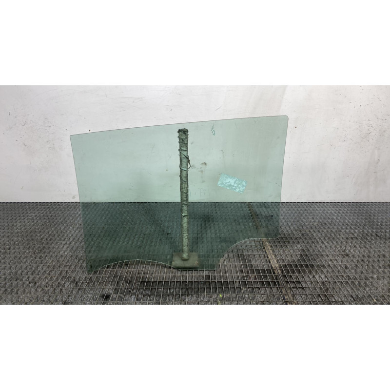 Vitre arriere droit OPEL ZAFIRA TOURER C Photo n°5