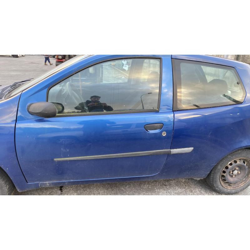 Porte avant droit FIAT PUNTO 2 Photo n°13
