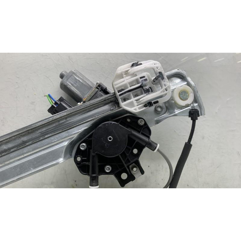 Leve vitre electrique avant gauche FORD KUGA 2 Photo n°1