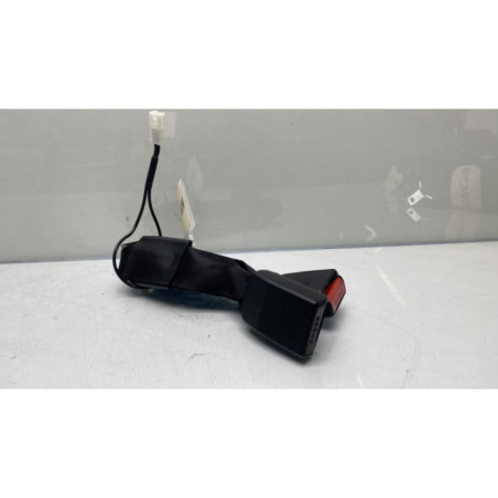 Attache ceinture arriere droit NISSAN QASHQAI 1 Photo n°1