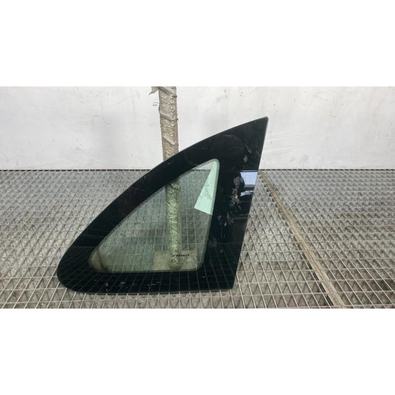 Custode arriere droit RENAULT CLIO 3 Photo n°2