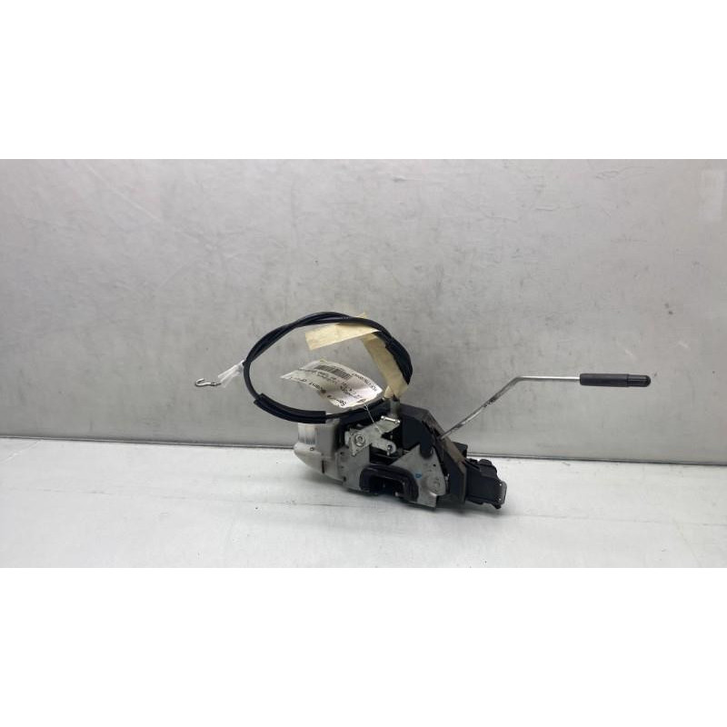 Serrure avant droit VOLKSWAGEN FOX Photo n°3