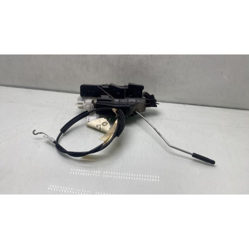 Serrure avant droit VOLKSWAGEN FOX Photo n°4