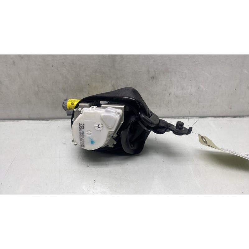 Pretensionneur de ceinture avant droit MERCEDES CLASSE C 204 Photo n°4