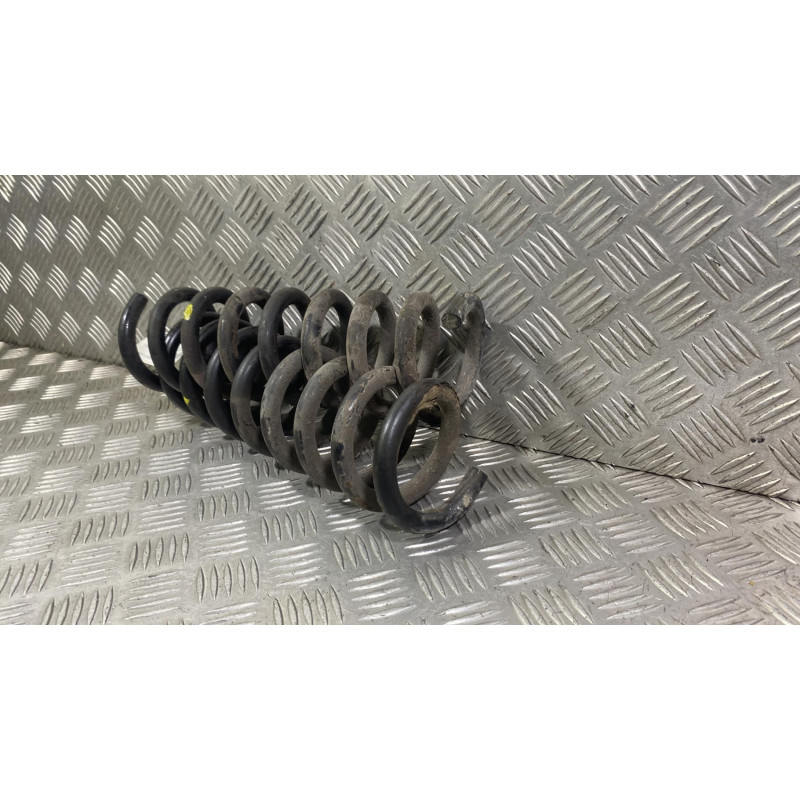 Ressort de suspension arriere gauche MERCEDES CLASSE C 204 Photo n°2