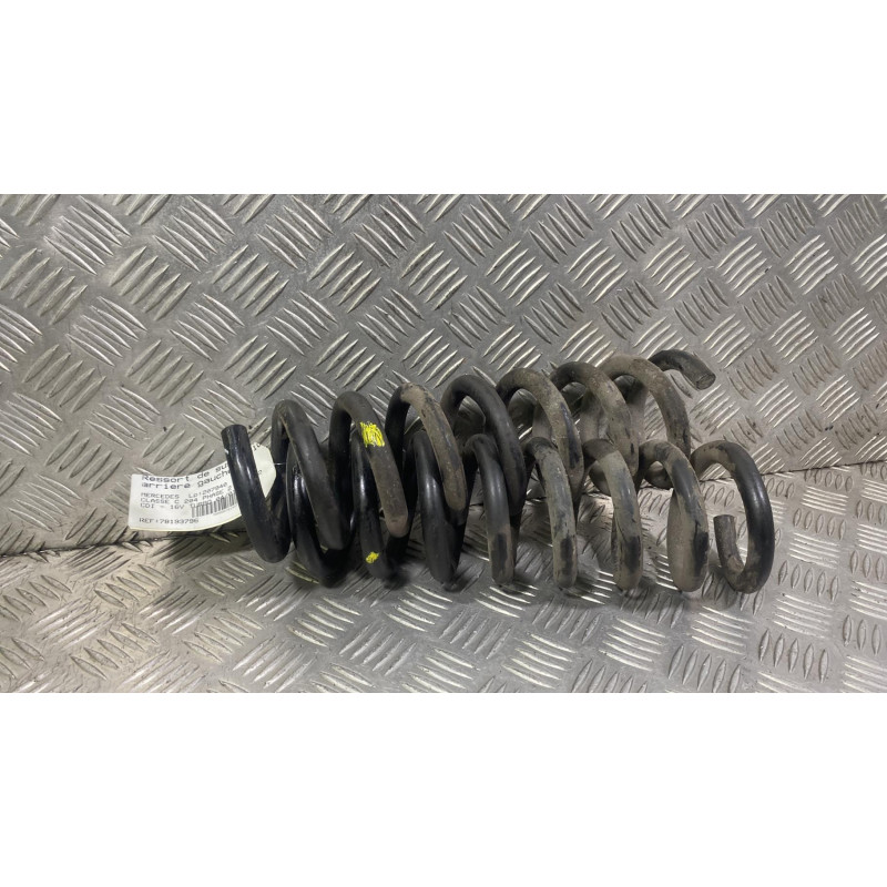 Ressort de suspension arriere gauche MERCEDES CLASSE C 204 Photo n°3
