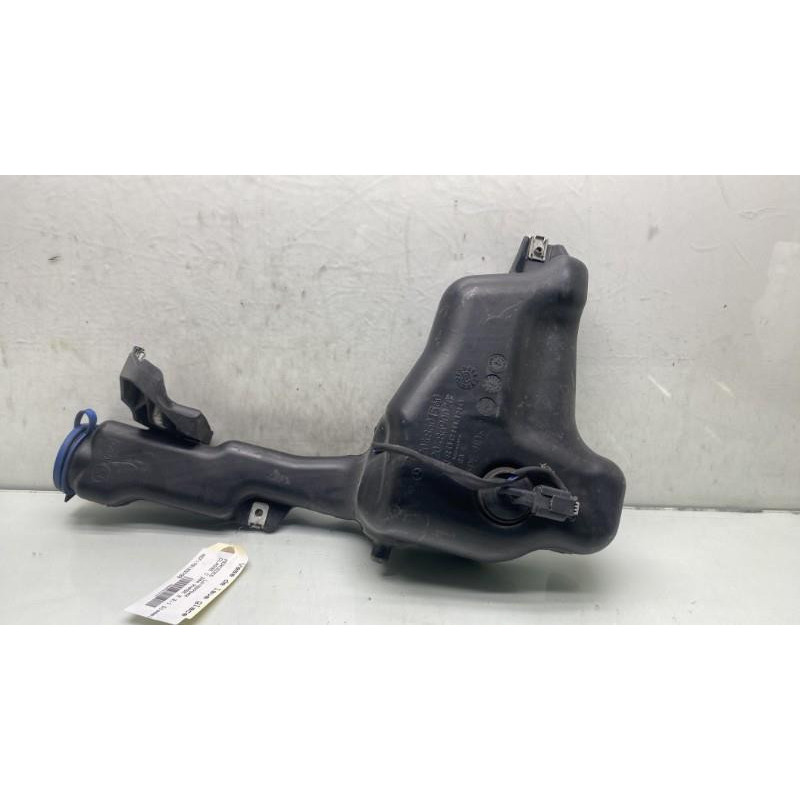 Vase de lave glace MERCEDES CLASSE C 204 Photo n°1