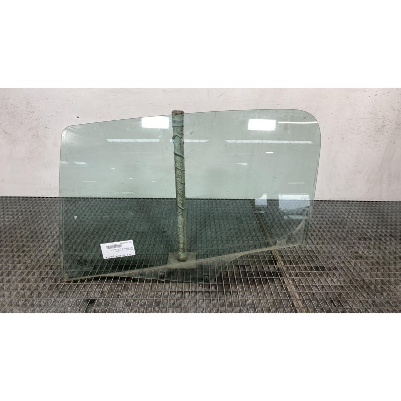 Vitre arriere gauche PEUGEOT 307 Photo n°6